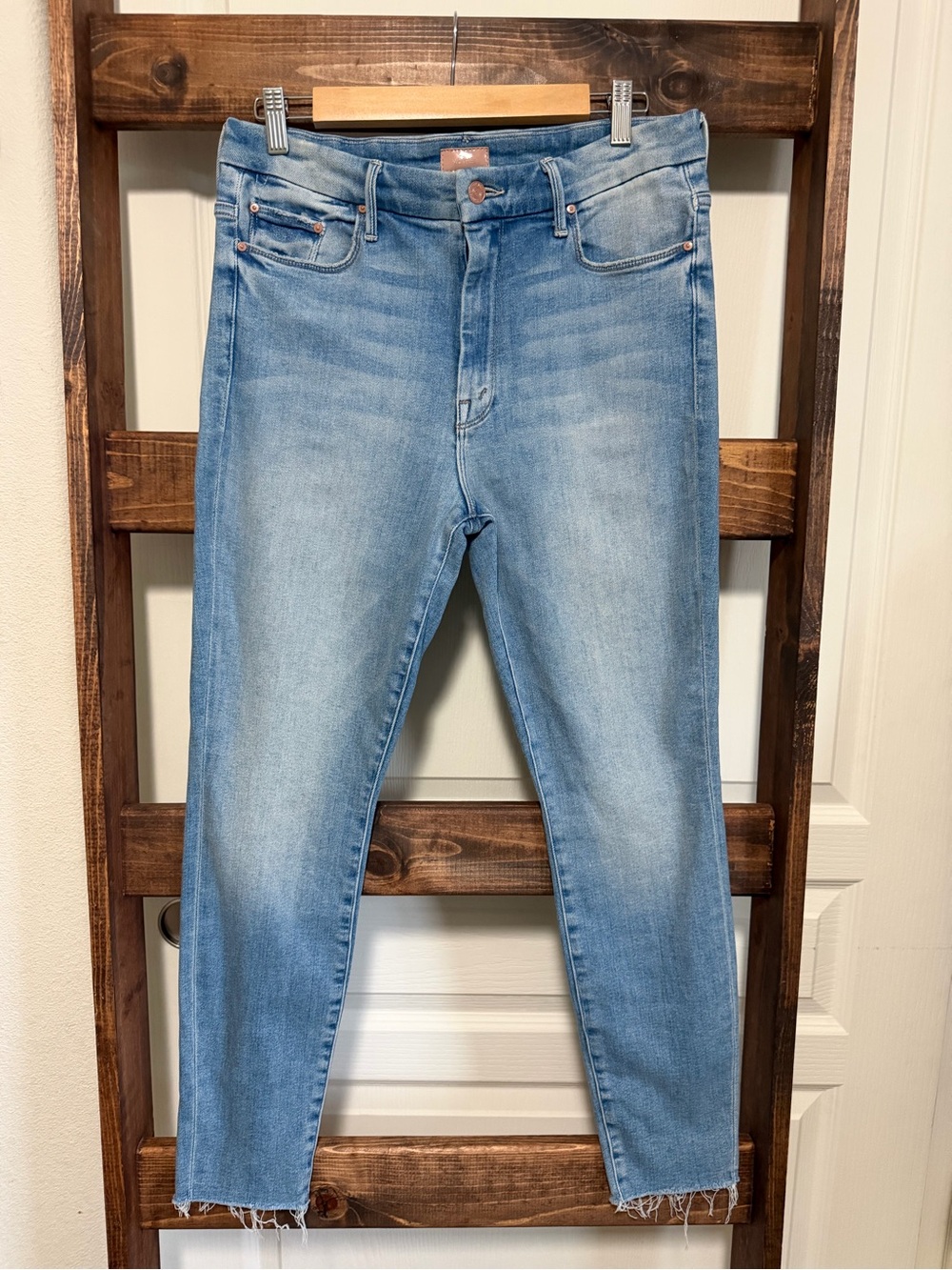 MOTHER ‘High Waisted Looked Ankle Fray’ Jeans - 32